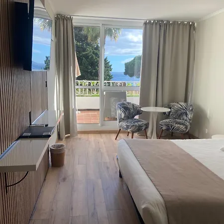 Les Alcyons Hotel