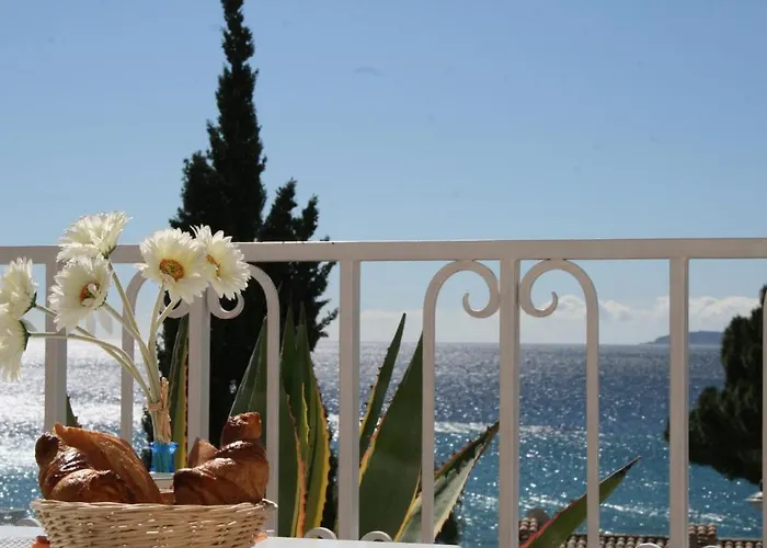 Les Alcyons Hotell Le Lavandou